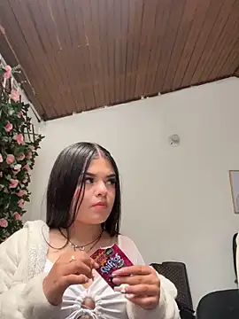 Camila Duarte  online show from November 13, 7:35 pm