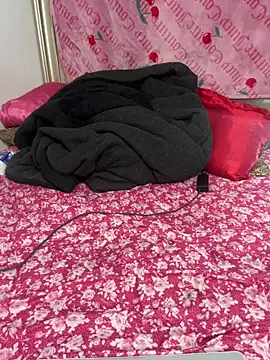 superwetpeach online show from April 9, 2:11 pm