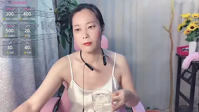 Lingling-Baby520 online show from May 21, 8:12 am