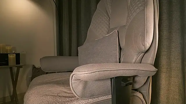 lianewhite online show from March 9, 2:26 am