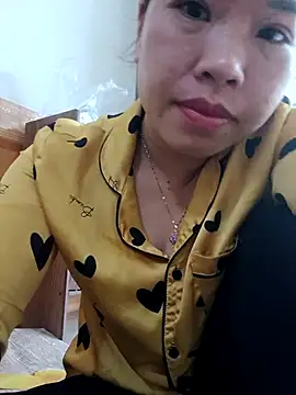 kitti-krush online show from November 3, 3:43 am