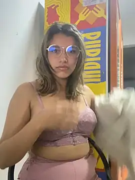 liahot69 online show from May 26, 2:33 am