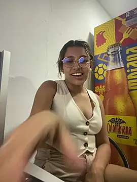liahot69 online show from May 8, 4:05 am