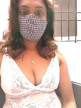 Queen-dhivya online show from February 1, 9:35 pm