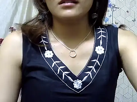 maira 33 online show from February 4, 8:06 am