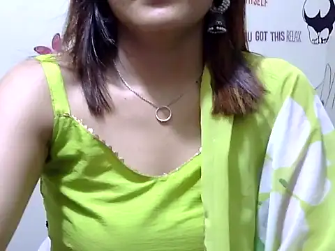 maira 33 online show from May 15, 11:07 pm