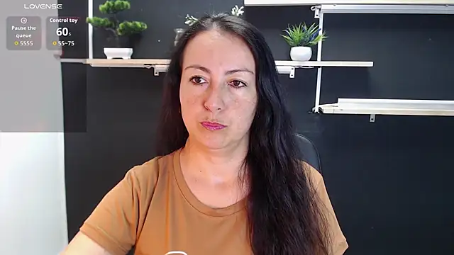 Lauryn Jones online show from May 19, 6:04 pm