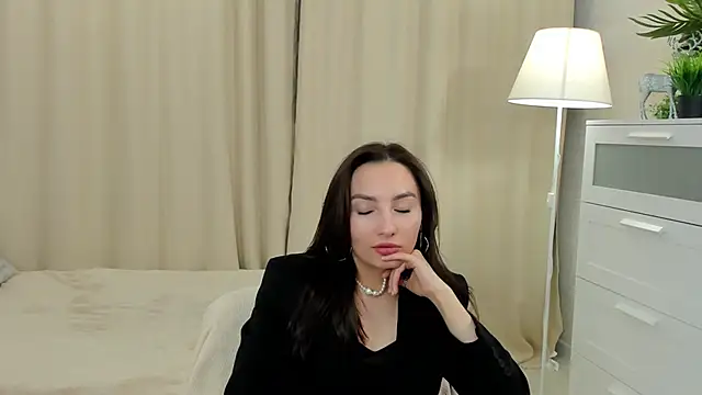 TanishaFazzio online show from November 6, 3:29 pm