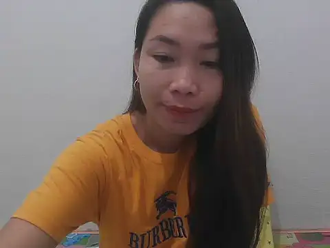 Wild hot Lyn online show from November 5, 7:30 pm