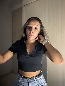 Brunettecollins05 online show from May 19, 11:23 pm