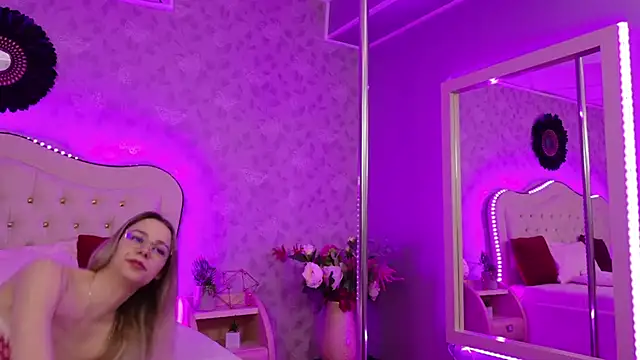 GracieCute online show from May 9, 3:30 am
