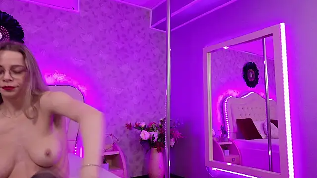 GracieCute online show from May 24, 4:22 am