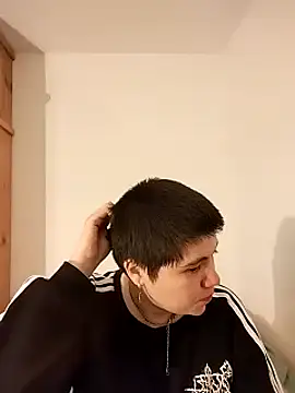 mollypop  online show from November 8, 8:52 am