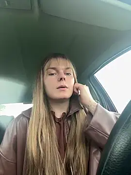 LisaFreierxx online show from May 5, 3:37 pm