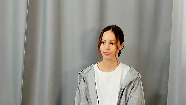 KylieVrable online show from November 3, 6:17 am