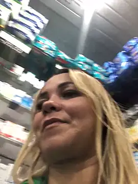 imoly  online show from November 18, 7:04 pm