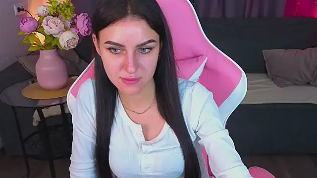 Katrin Mur online show from November 5, 3:28 pm