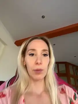 StellaCinderella online show from March 19, 2:54 pm