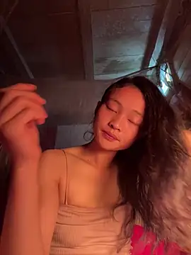 Li ve online show from April 3, 2:48 pm