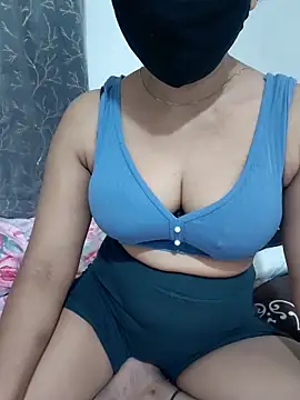 Aarti909090 online show from May 8, 11:50 pm