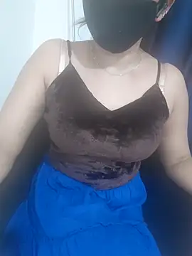 Aarti909090 online show from May 7, 2:21 pm