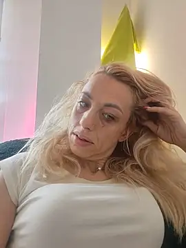 Yourdreams666999 online show from May 25, 10:03 am