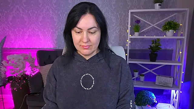 VelvetLuck online show from March 6, 1:50 pm