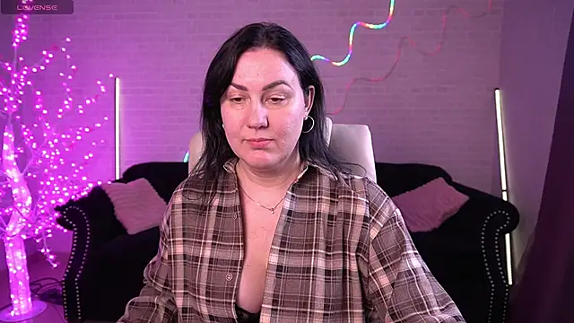 VelvetLuck online show from March 2, 2:13 pm