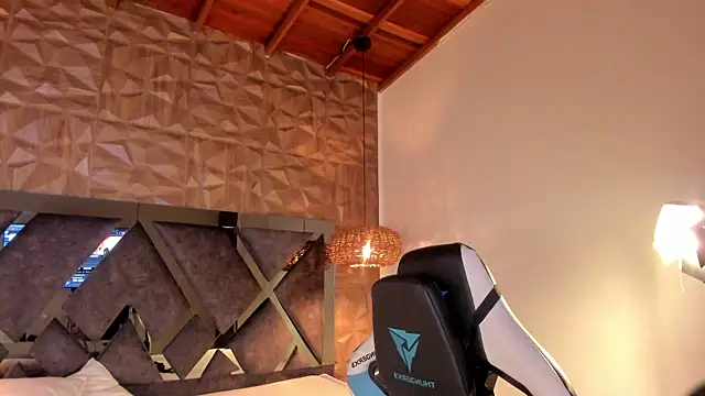 Kiara velvet   online show from April 6, 5:19 am