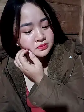 Bee-bgolden online show from December 4, 3:03 pm