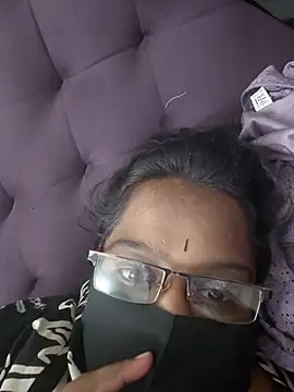 hootypriya online show from June 12, 3:42 pm