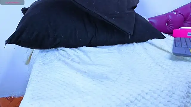 Julieta horney online show from November 8, 3:50 pm