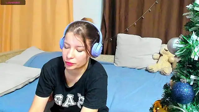 Eva purrr  online show from December 18, 1:32 am