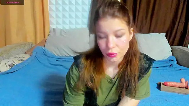 Eva purrr  online show from May 9, 1:18 am