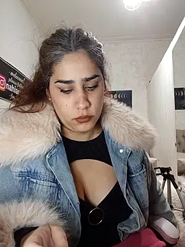 nahiarabiel33 online show from May 21, 8:29 pm