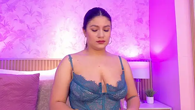 ValeriaMonet online show from May 18, 1:39 pm
