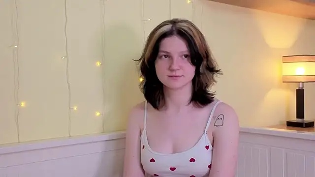 LatinaHuguenin online show from February 5, 8:34 pm