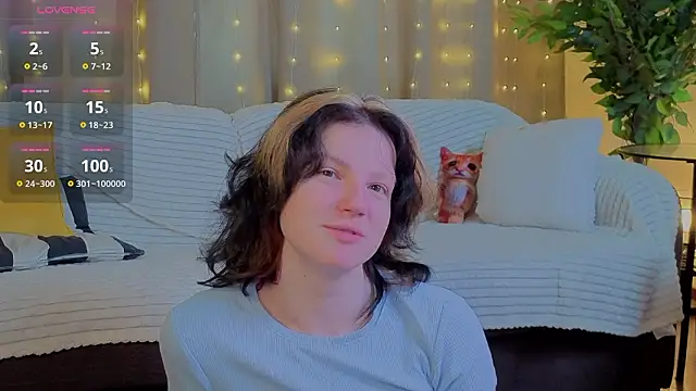 LatinaHuguenin online show from February 3, 7:02 am