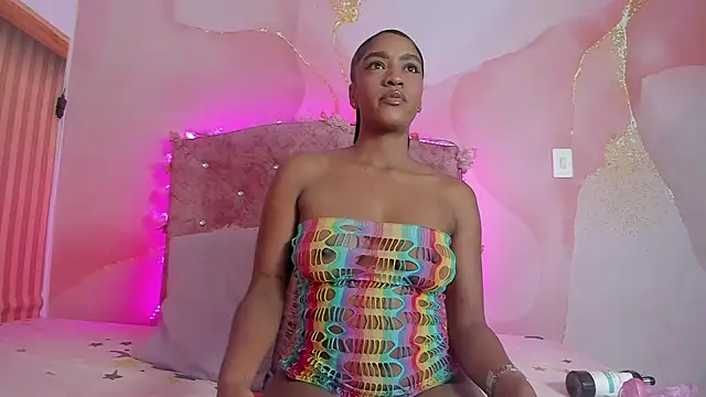 Mia  robinson   online show from November 11, 11:07 am