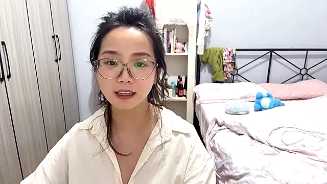 Hmm 0303 online show from April 29, 5:30 pm