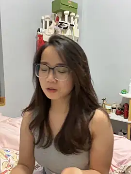 Hmm 0303 online show from December 5, 3:35 pm