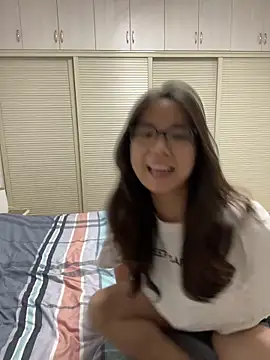 Hmm 0303 online show from February 12, 3:47 pm