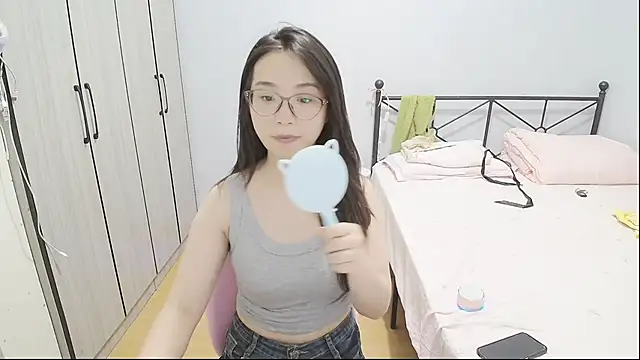 Hmm 0303 online show from May 24, 5:56 pm