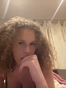 Bellaxo 1 online show from November 17, 11:49 pm