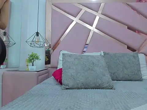 IvonJanice online show from November 26, 1:12 pm