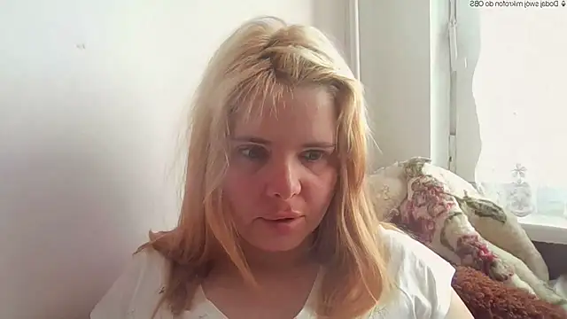 HornyElena online show from May 13, 10:21 am