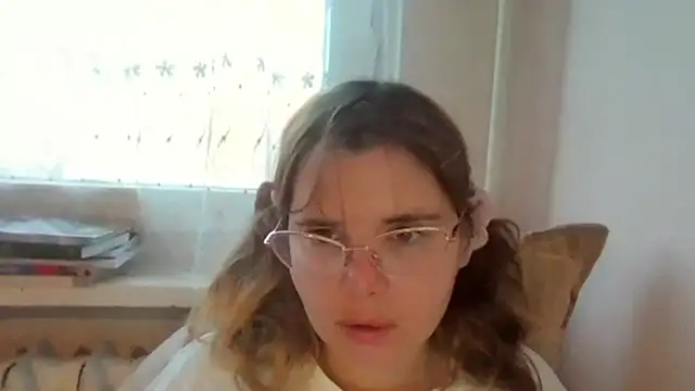 HornyElena online show from December 14, 2:23 pm