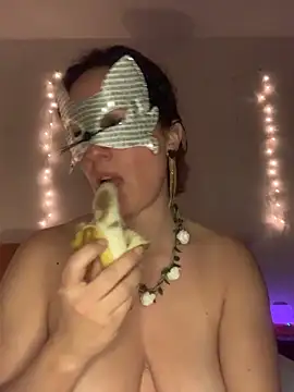 massagistahotbrunette online show from March 24, 10:48 pm