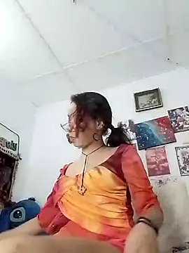 kiaralenon online show from November 6, 2:39 am