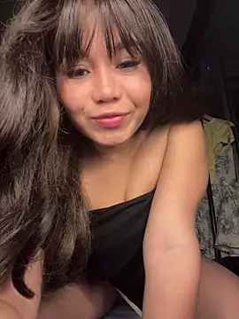 LoliitaBennett online show from May 16, 4:26 am
